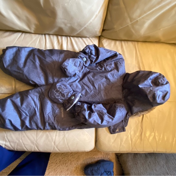 OshKosh Boys Snowsuit - Size 6-9 months - Picture 2 of 4